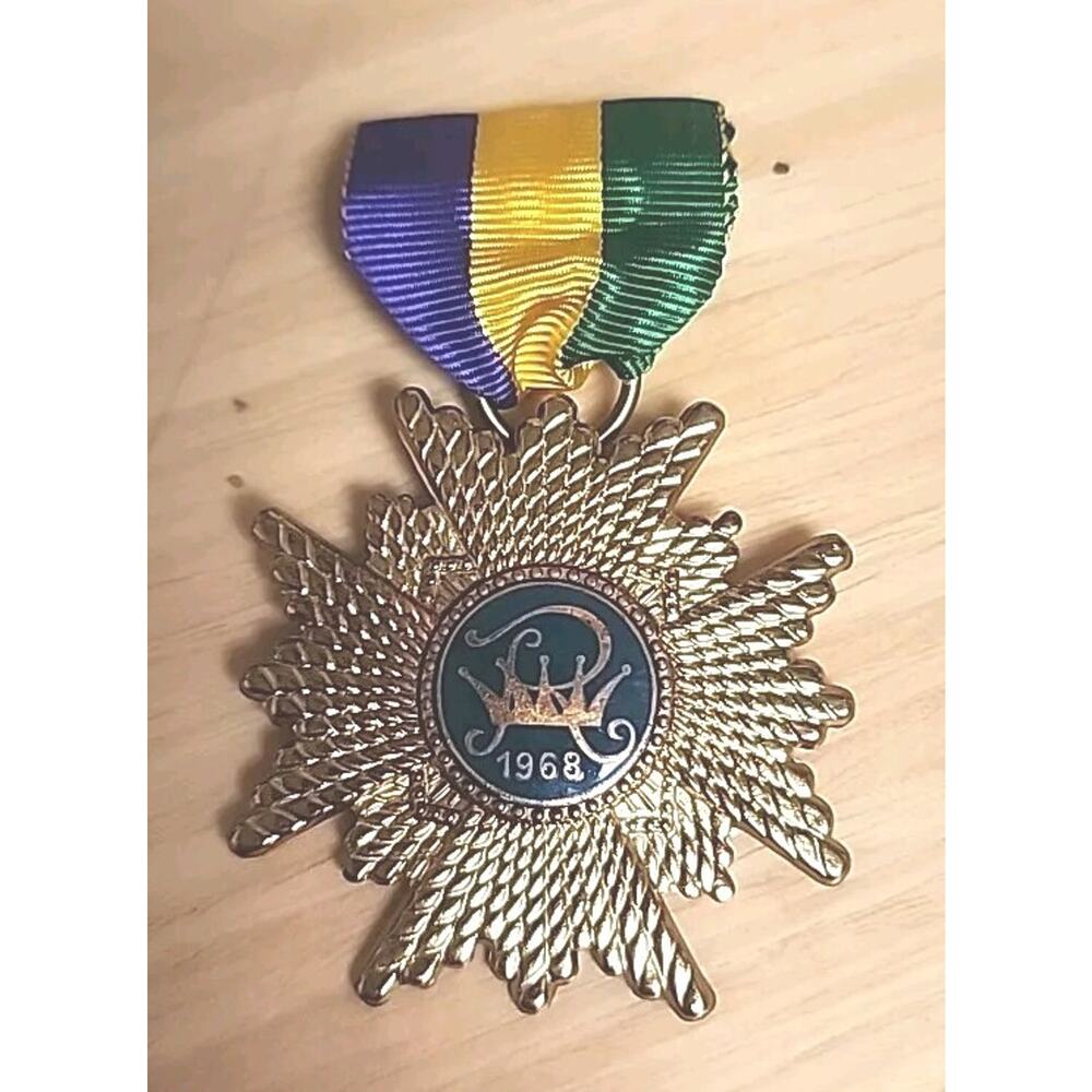 Rex 1968 Men's Ducal Badge New Orleans Mardi Gras Krewe Favor FA9234